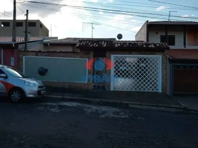 Linda casa a venda no Jardim Florida em Indaiatuba/SP, com 02 dormitorios e Edicula nos fu