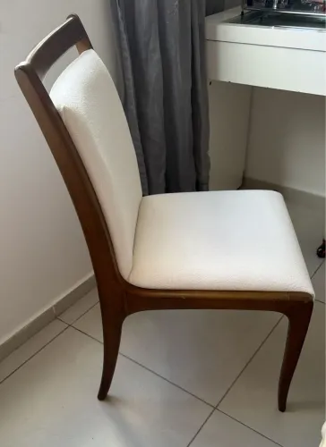 Cadeiras em madeira Jacaúna Móveis