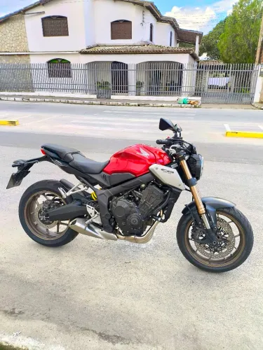 Honda CB 650R 2020 - Moto extra e revisada