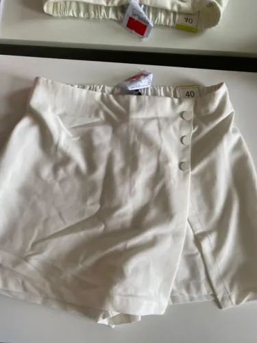 Short saia branco C&a NA ETIQUETA!!