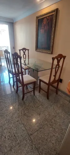 Conjunto mesa com 4 Cadeiras de peroba do campo - Mesa com tampo de vidro e pé de mármore