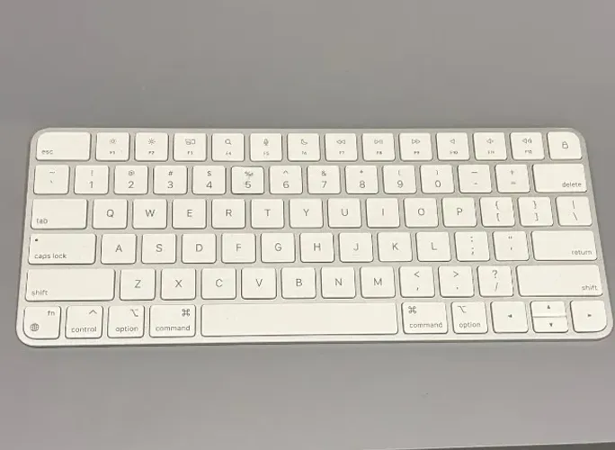 Magic Keyboard Apple