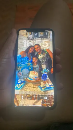 Vendo iPhone 11 64gb 1300 em São João de Meriti