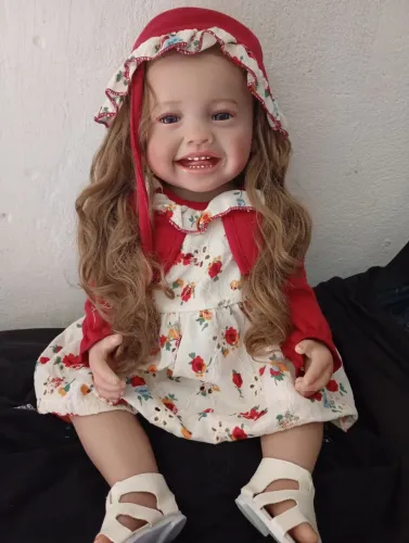 Boneca realista