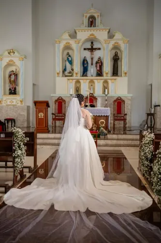 Vestido de noiva em Alfaiataria ( Usado uma vez).