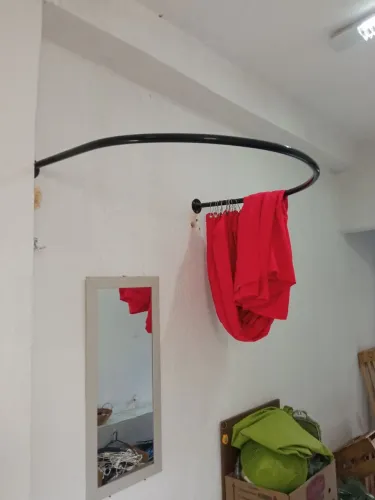 Provador de roupa e espelho