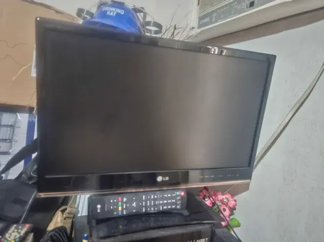 Tv Monitor LG 18 polegadas aproximadamente, usado perfeito estado, acompanha controle