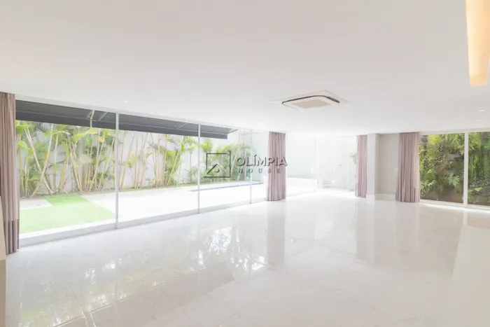 Venda Casa em Condomínio 3 Dormitórios - 600 m² Chácara Santo Antônio