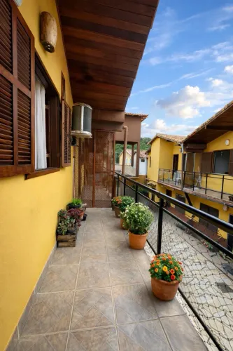 Condomínio à Venda em Búzios | 8 Apartamentos em Geribá