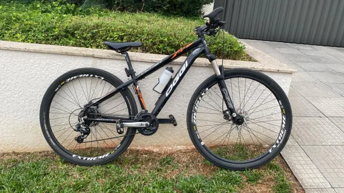 Bicicleta Mountain Bike Oggi Hacker - Aro 29 - Impecável / Pronta para Rodar