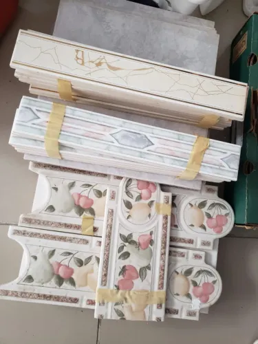 Frisos entre azulejos