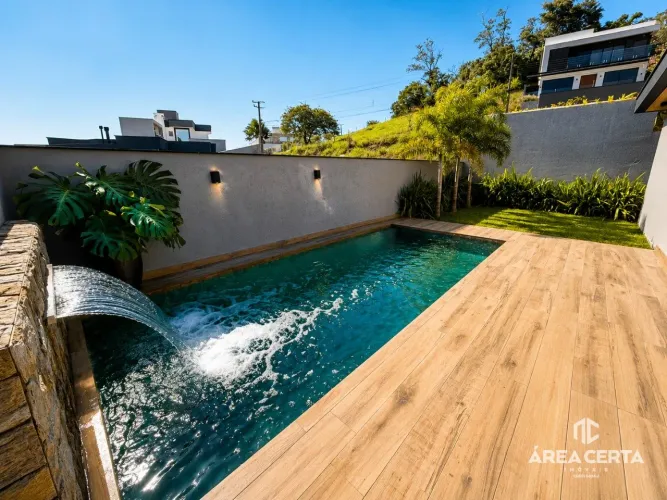 EXCELENTE CASA Á VENDA NA PEDRA BRANCA | PALHOÇA