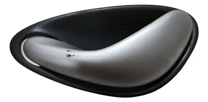 Maçaneta Int Traseira Esquerda * Gm Omega 2003 A 2006 Prata Traseira