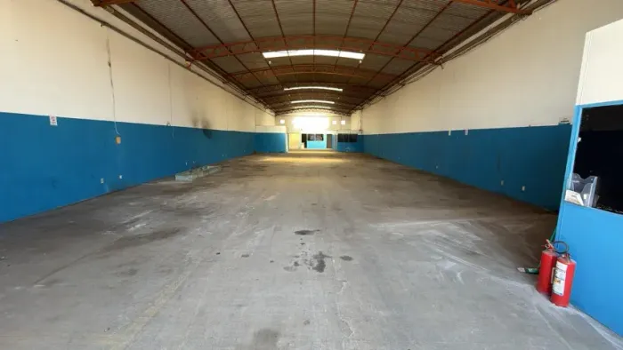 Barracão Comercial 850 m2 