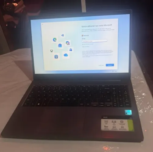 Vendo notebook Samsung i3 4gb RAM + 256GB armaz. Interno
