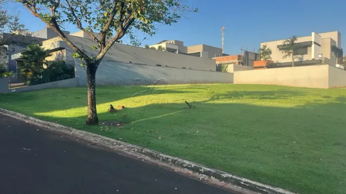 Terreno de 490m² à venda em condomínio - Loteamento Santa Luisa