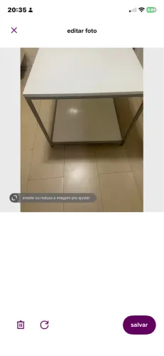 Mesa de canto com estrutura de aço inox