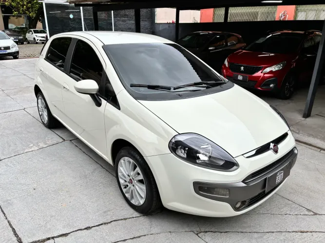 Fiat Punto Essence 1.6 Flex 16V 5P 2016