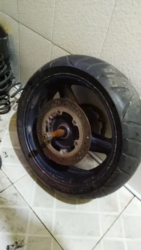 Roda traseira tala 5.5 CBR 1000f 1995