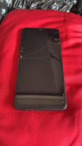 Galaxy A07, 3 meses de uso, somente película trincada, tudo original, tem nota fiscal.
