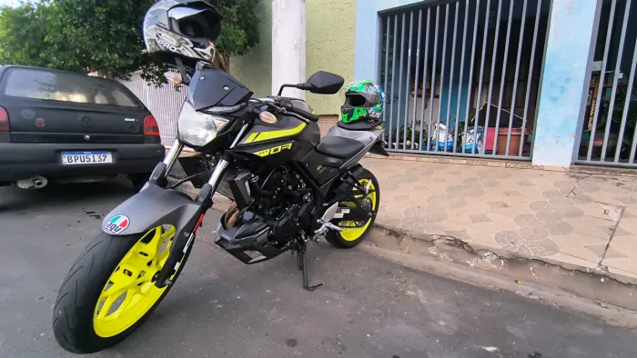 Vendo ou troco por carenada