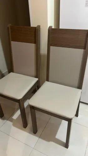 MESA COM 2 CADEIRAS
