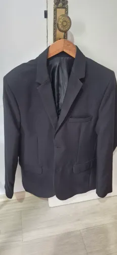 Paletó preto 100% poliéster