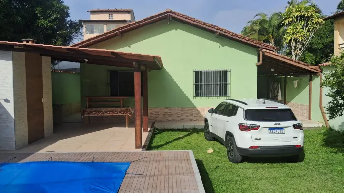 Vendo ou aluno linda casa de praia próximo ao Sesc de Aracruz.