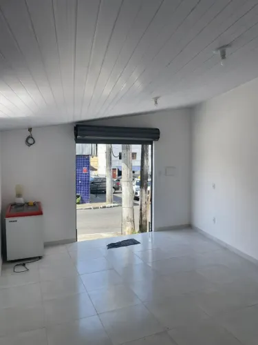 Excelente Ponto Comercial na Praça de Arcanja