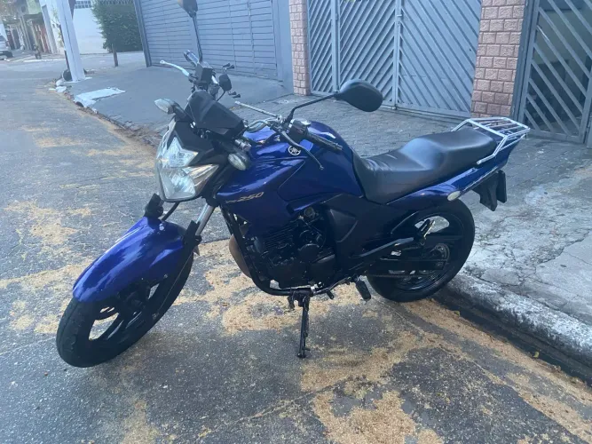 Moto Fazer 250