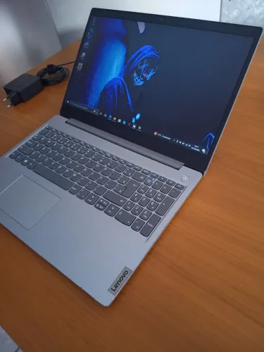 Notebook Lenovo i3 240GB/8gb de RAM