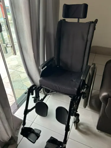 CADEIRA DE RODAS, PARA VENDER LOGO !!!!