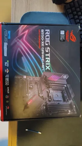 Placa mãe ROG strix b550-XE