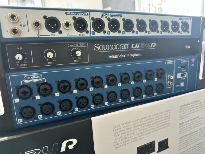 Mesa digital soundcraft ui24 COM GARANTIA