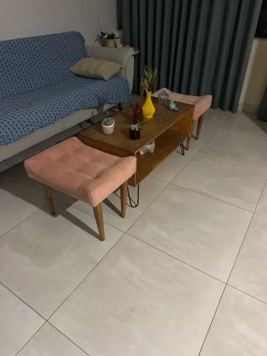 Mesa de centro com 2 banquetas