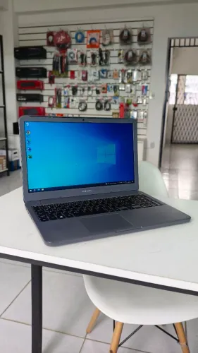 Notebook Samsung i3