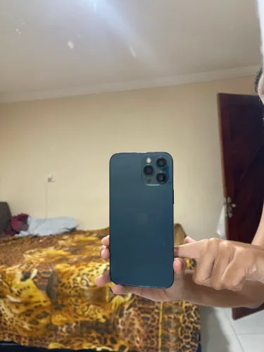 Troco celular iPhone 12 Pro Max em um Samsung atual