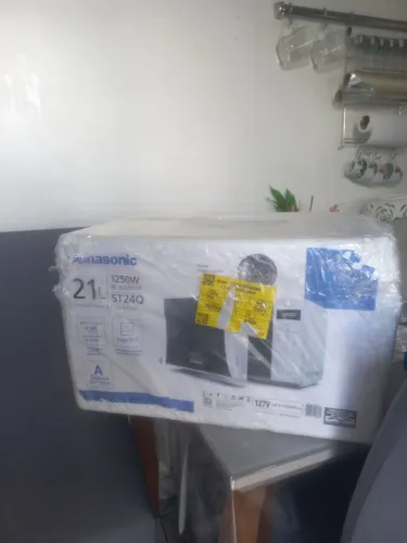 Microondas panasonic 21L na caixa