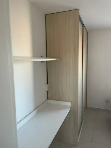 Apartamento mobiliado com 2 quartos sendo 1 suíte no Centro