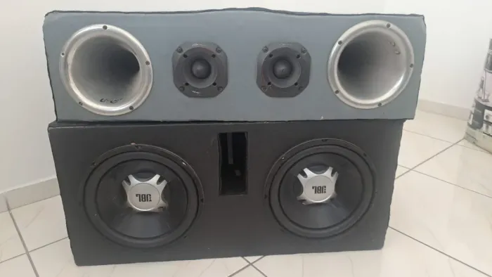 Vendo Caixa de som JBL automotivo 