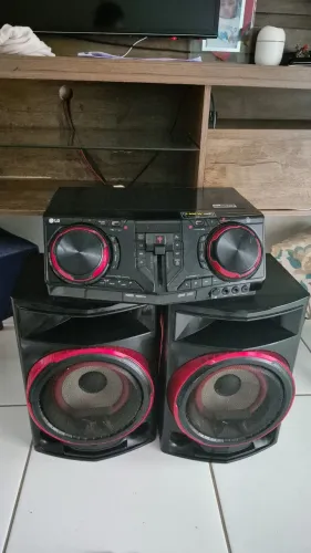 Vendo som LG 1800w