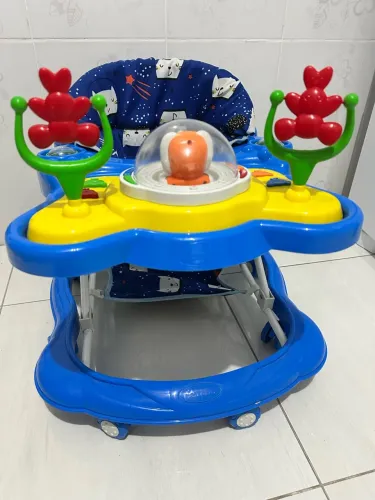 Andador infantil (com música)