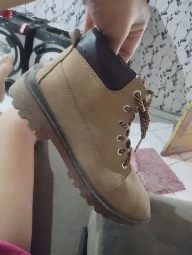 Bota tamanho 34