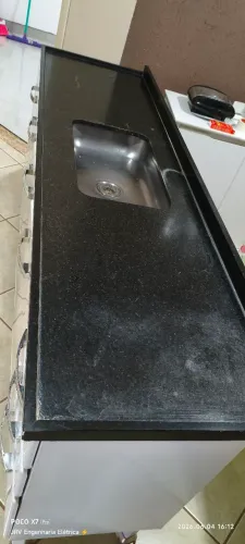 Pia de cozinha usada (2 Metros) c/ gabinete em metal