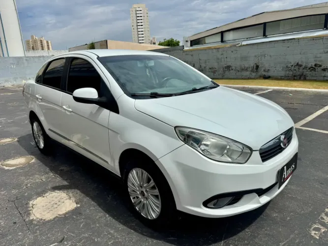 Fiat Grand Siena Essence 1.6 Flex 16V 2016