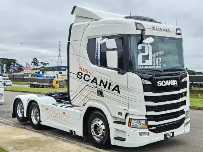 Scania R450 6x2 Ano 21 Euro 5 Automático Farol de teto e grade Multimídia RETARDER