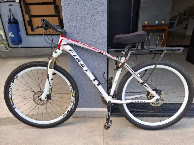 MTB First Aro 29 | Shimano Completa | Freio Hidráulico | Suspensão | Muito Conservada