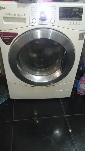 Vendo Lava e Seca LG com defeito