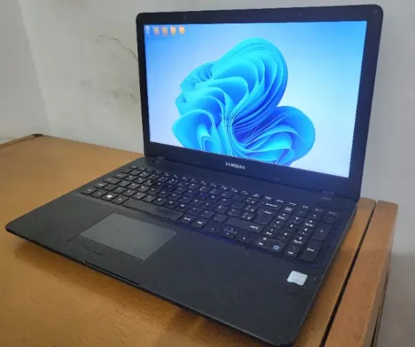 Notebook Samsung Core i3 | 8GB RAM | Tela Full HD | Muito Conservado