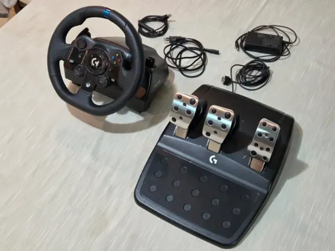 Volante Logitech G923 Usado (1 ano de uso) - Sem a Caixa